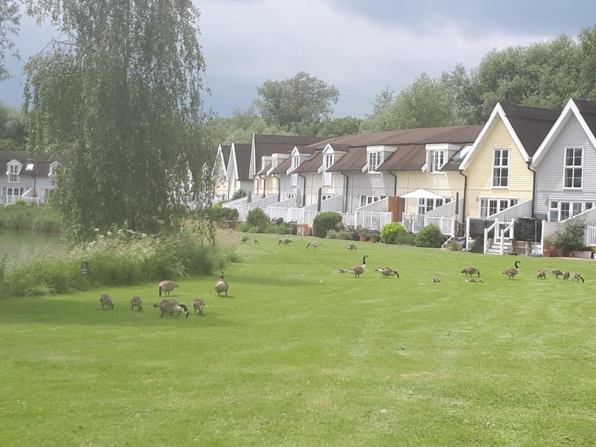 Nyhavn Villa Cirencester Eksteriør billede